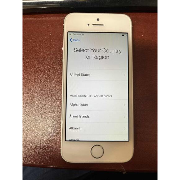 Apple iPhone 5s A1533 16GB (Unknown) Space White Touchscreen Smartphone - Picture 1 of 2